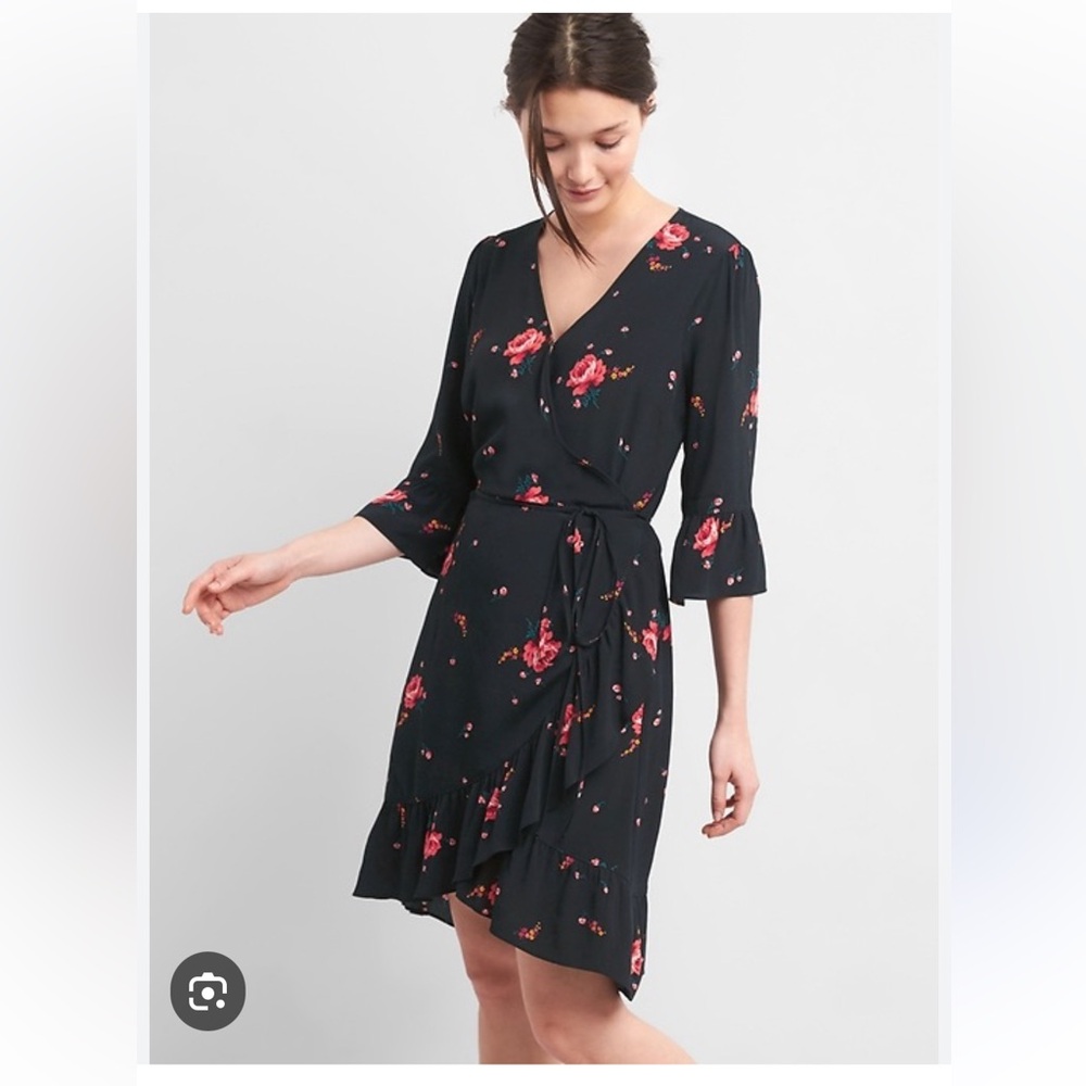 GAP floral ruffle wrap dress size S
